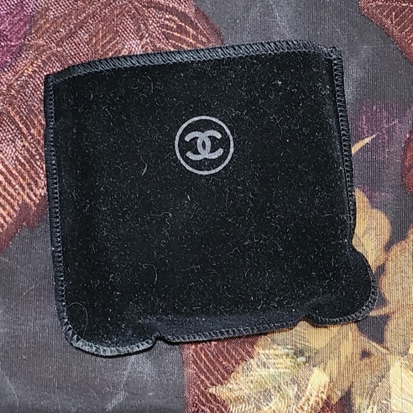 Limited Edition Chanel Lumiere D’artifices iridescent powder eyes cheeks Sequin - Picture 7 of 7